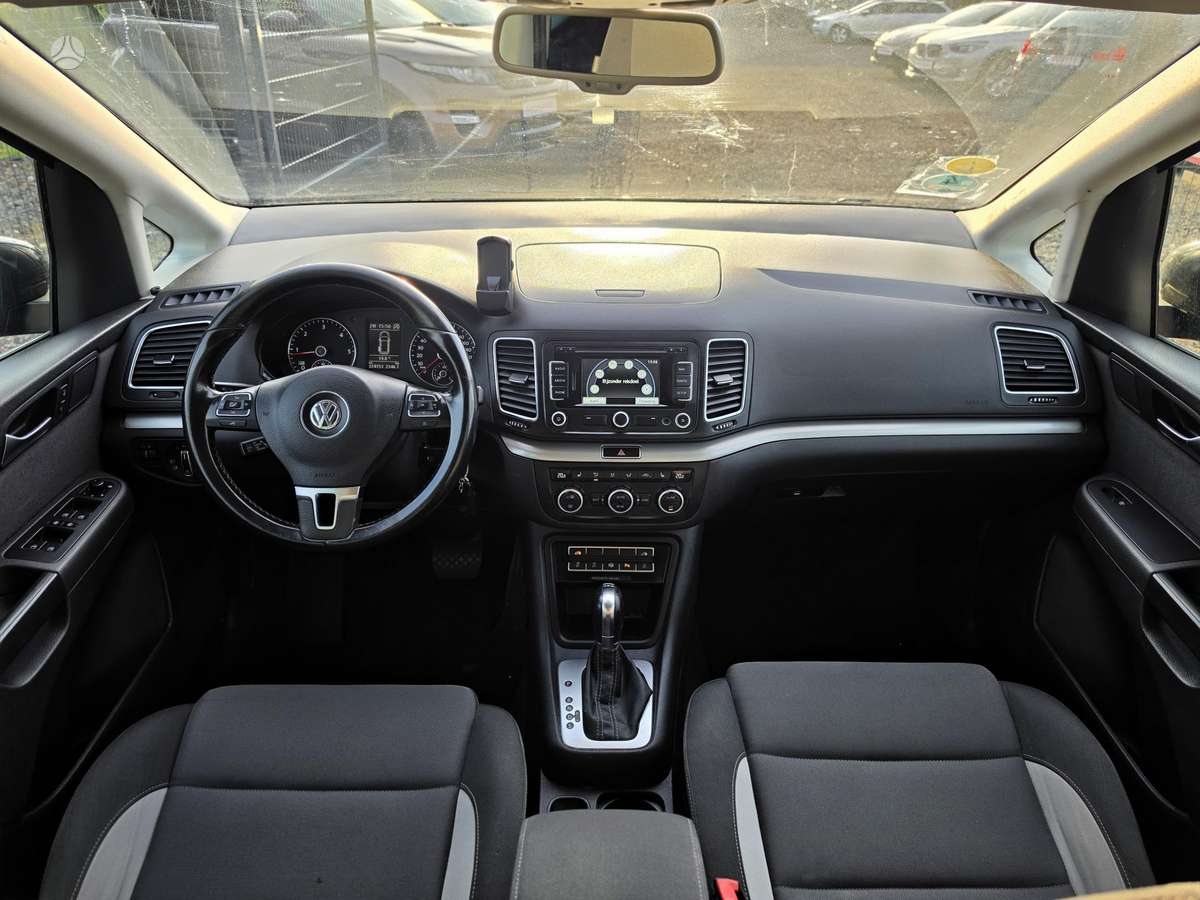 Volkswagen Sharan 2013 — photo 12
