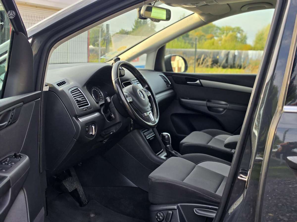 Volkswagen Sharan 2013 — photo 13