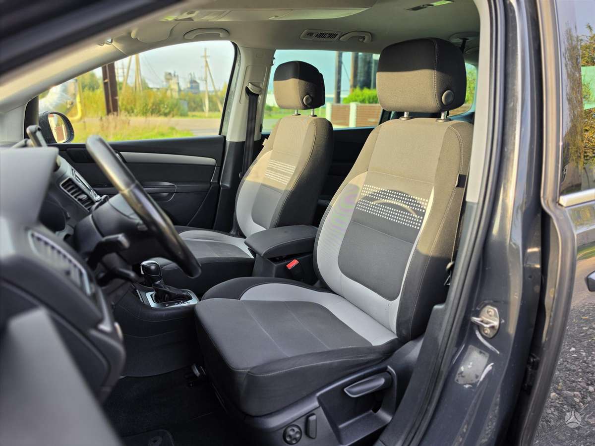 Volkswagen Sharan 2013 — photo 14