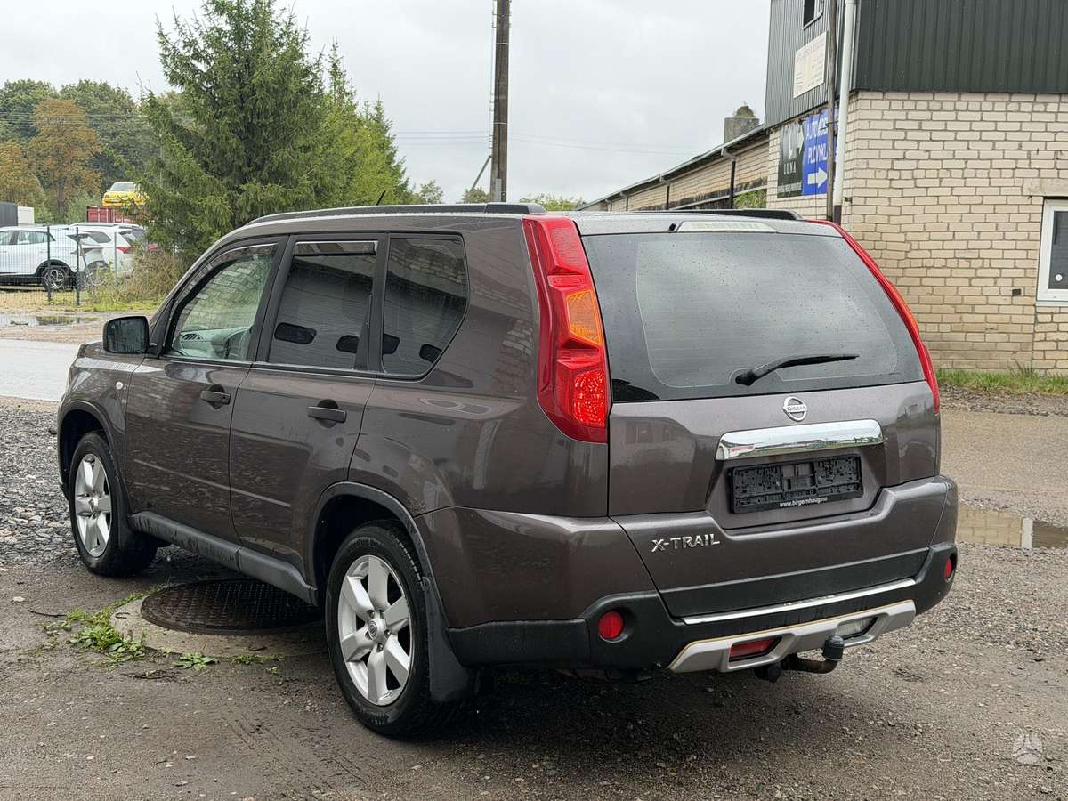 Nissan X-Trail 2009 — вигляд ззаду