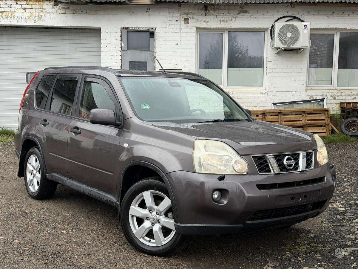 Nissan X-Trail 2009 — салон