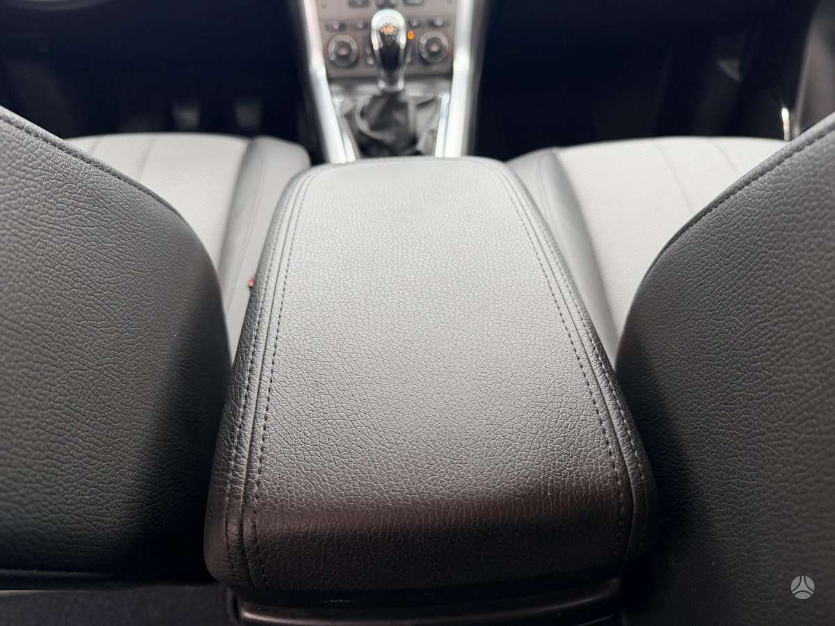 Opel Antara 2013 — photo 21