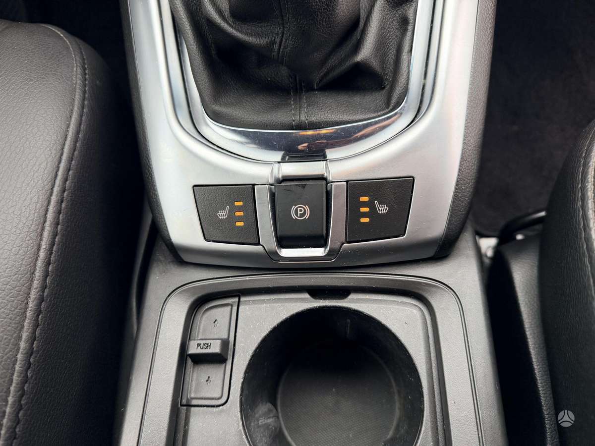 Opel Antara 2013 — photo 27