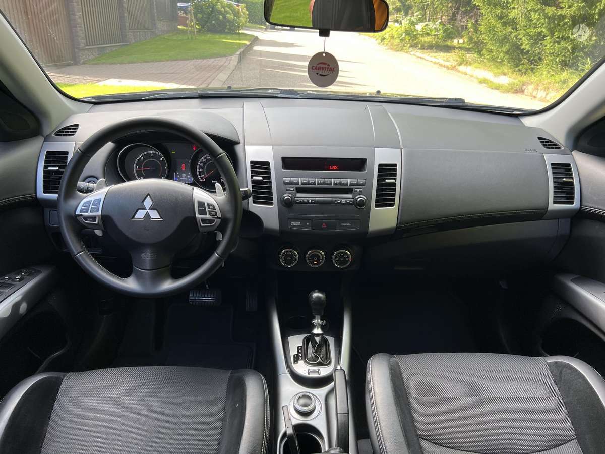Mitsubishi Outlander 2012 — photo 14