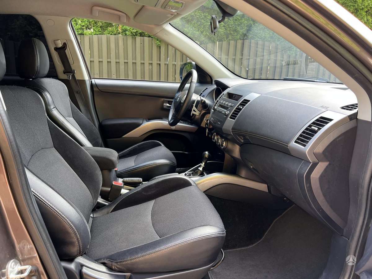 Mitsubishi Outlander 2012 — photo 17