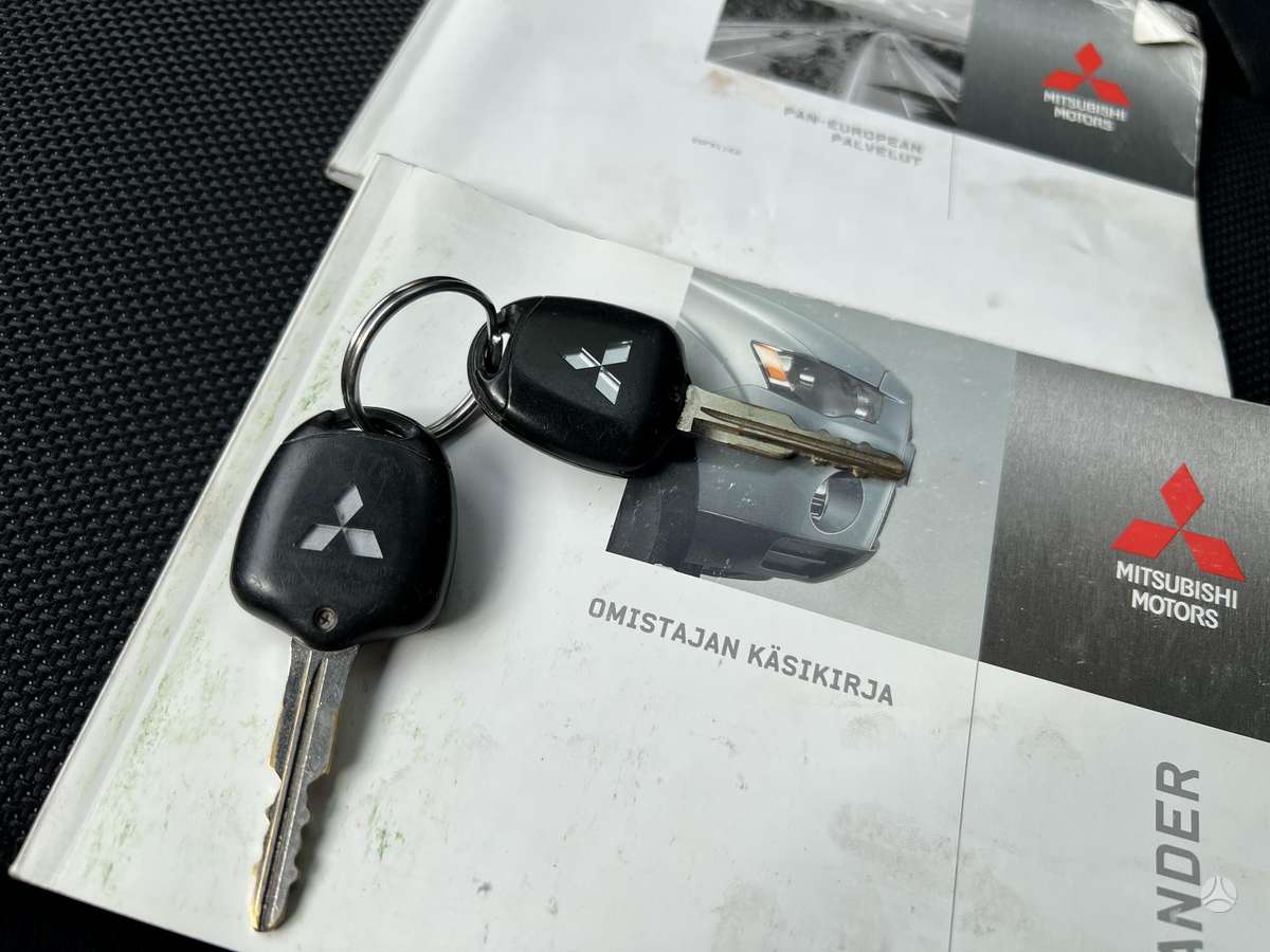 Mitsubishi Outlander 2012 — photo 32