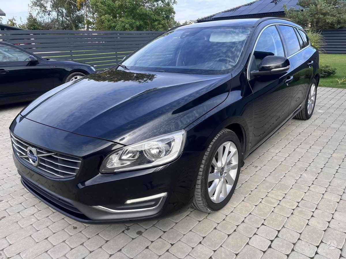 Volvo V60 2014 — rear view