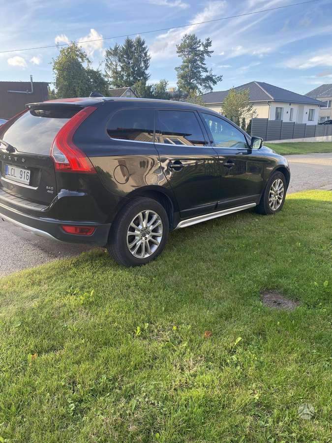 Volvo XC60 2009 — engine 2400 cm³, 185 HP (136kW)