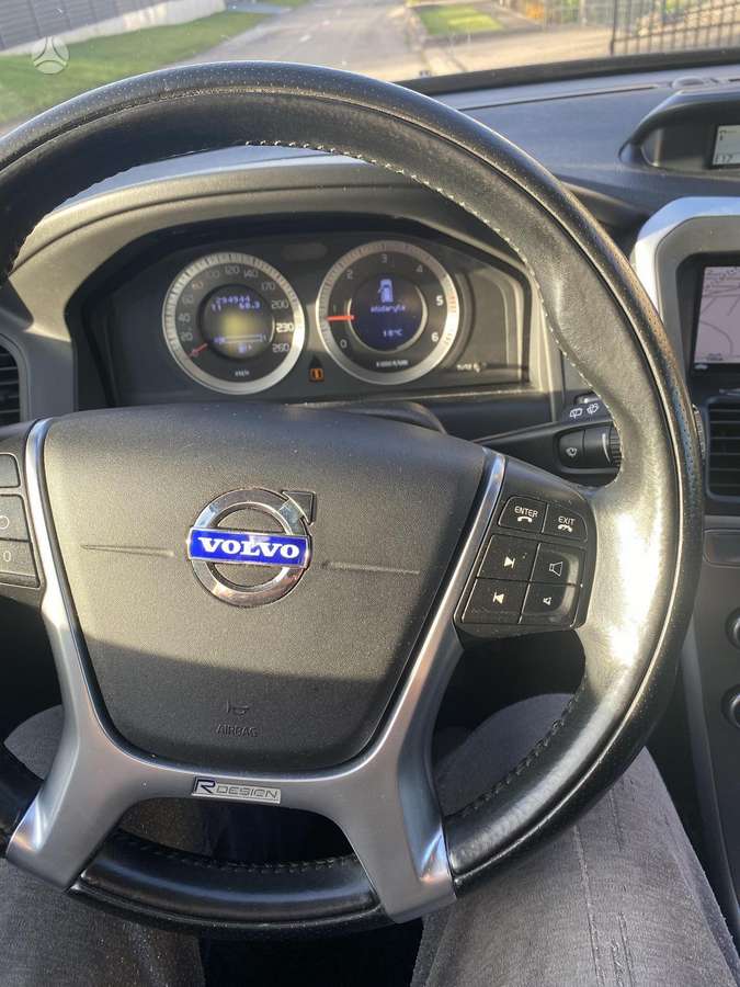 Volvo XC60 2009 — photo 7