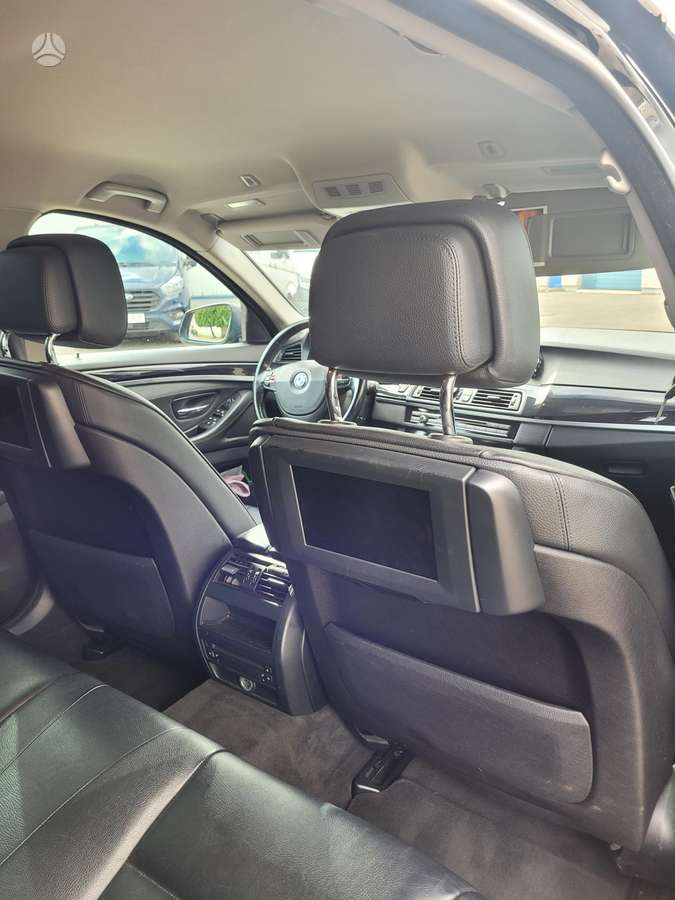 BMW 520 2011 — photo 11