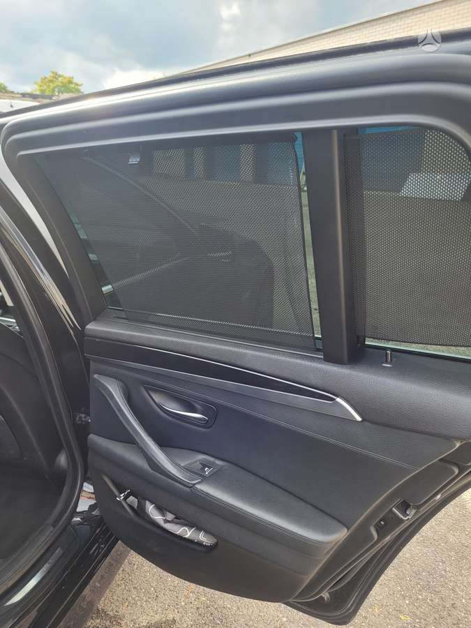 BMW 520 2011 — photo 12