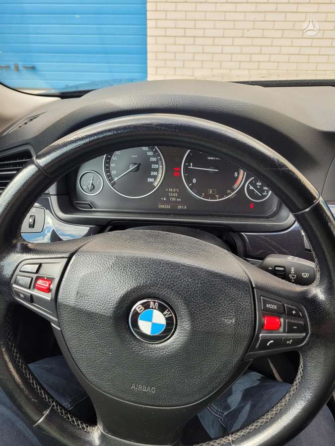 BMW 520 2011 — photo 7