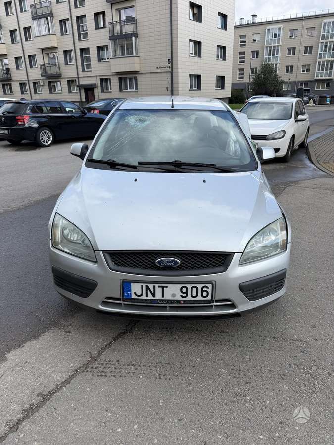 Ford Focus 2007 — rear view
