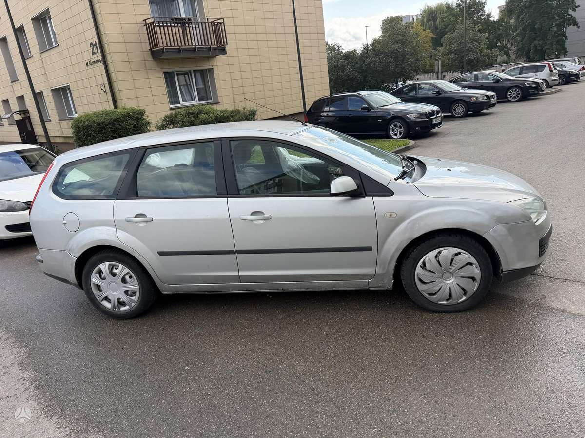 Ford Focus 2007 — engine 1560 cm³, 90 HP (66kW)