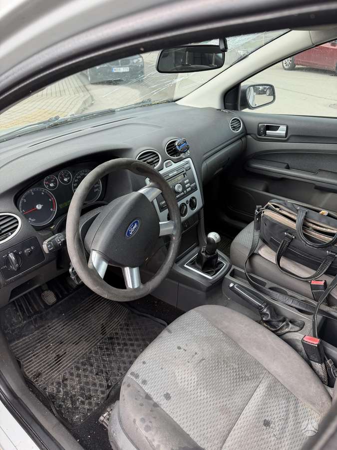 Ford Focus 2007 — photo 9