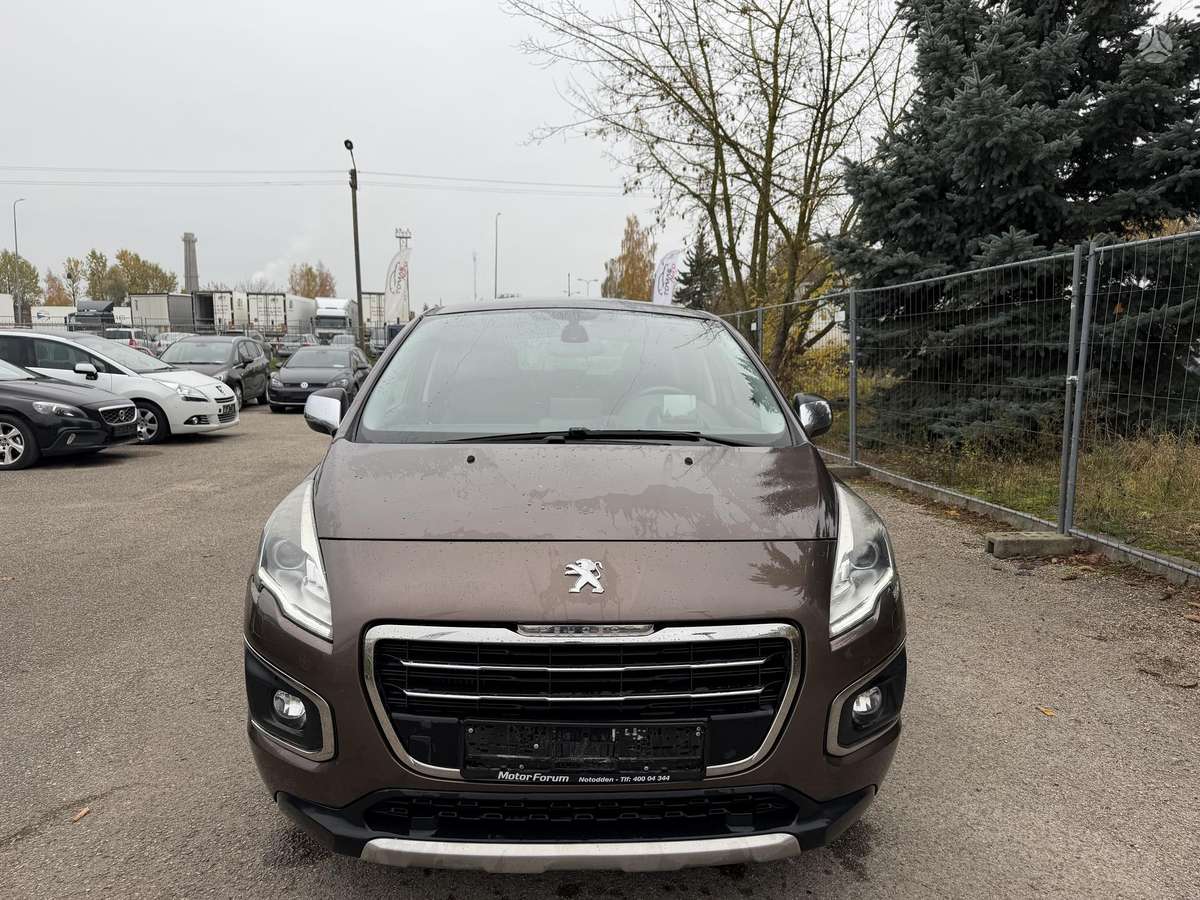 Peugeot 3008 2015 — вигляд ззаду