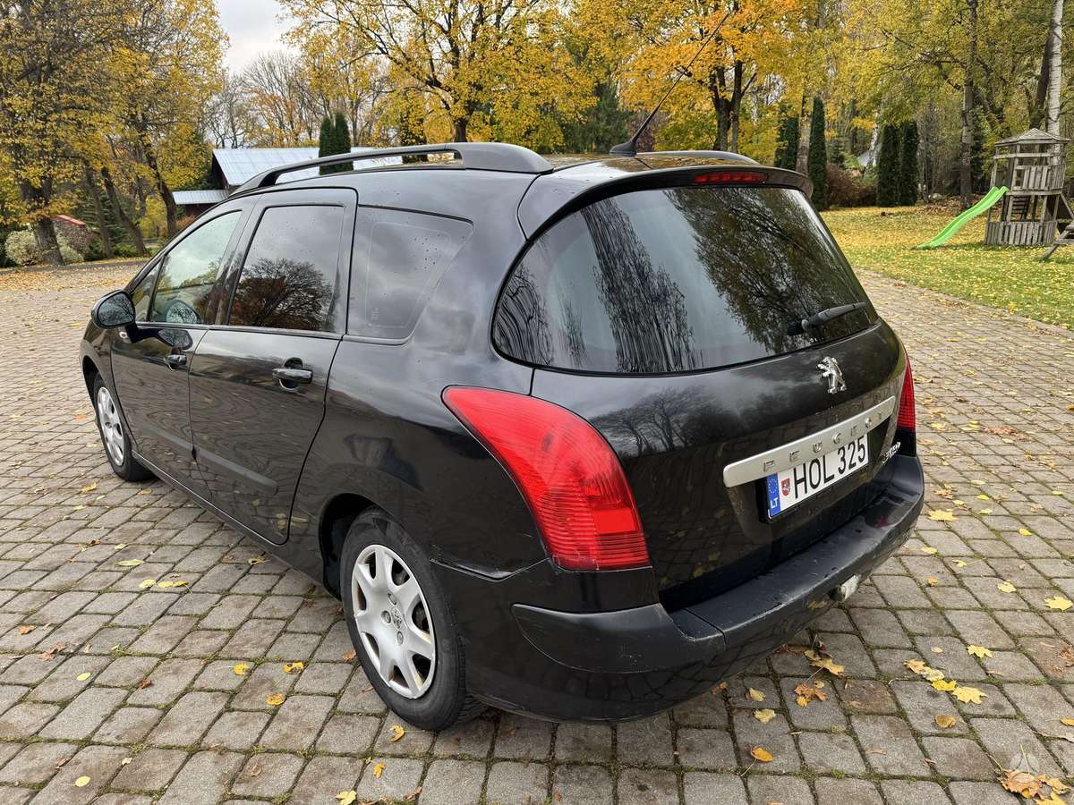 Peugeot 308 2011 — engine 1560 cm³, 111 HP (82kW)