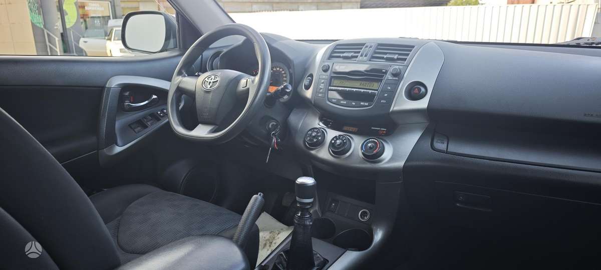 Toyota RAV4 2013 — фото 12