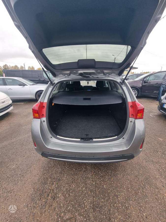 Toyota Auris 2015 — photo 7