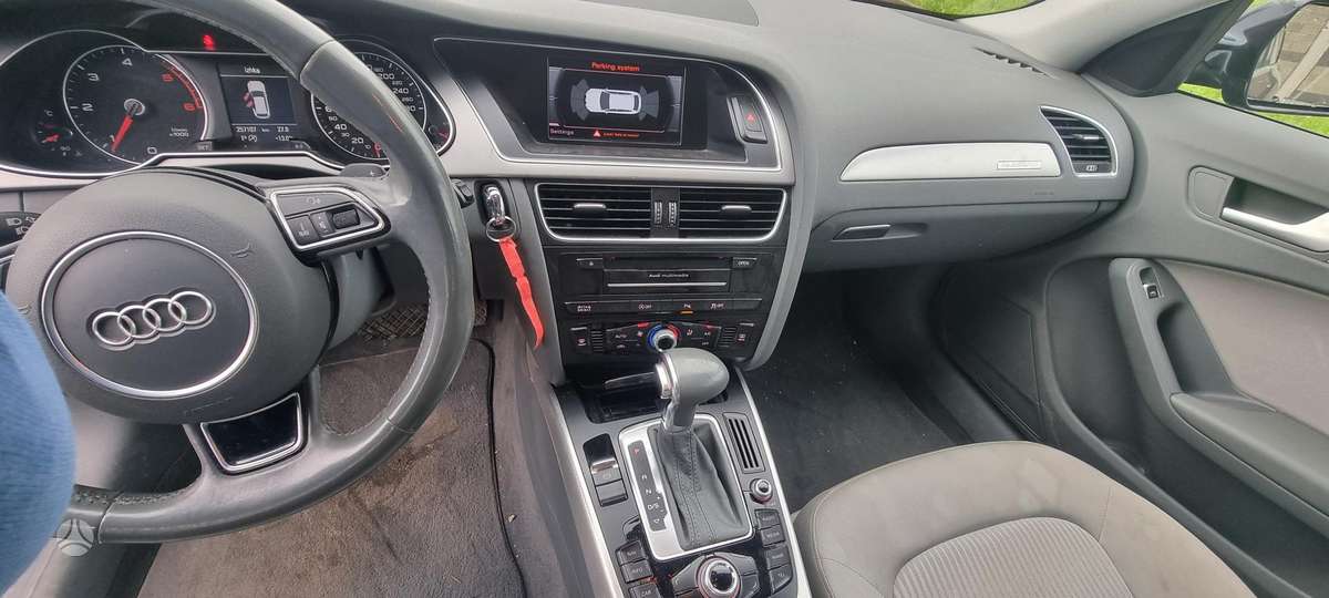Audi A4 2014 — photo 13
