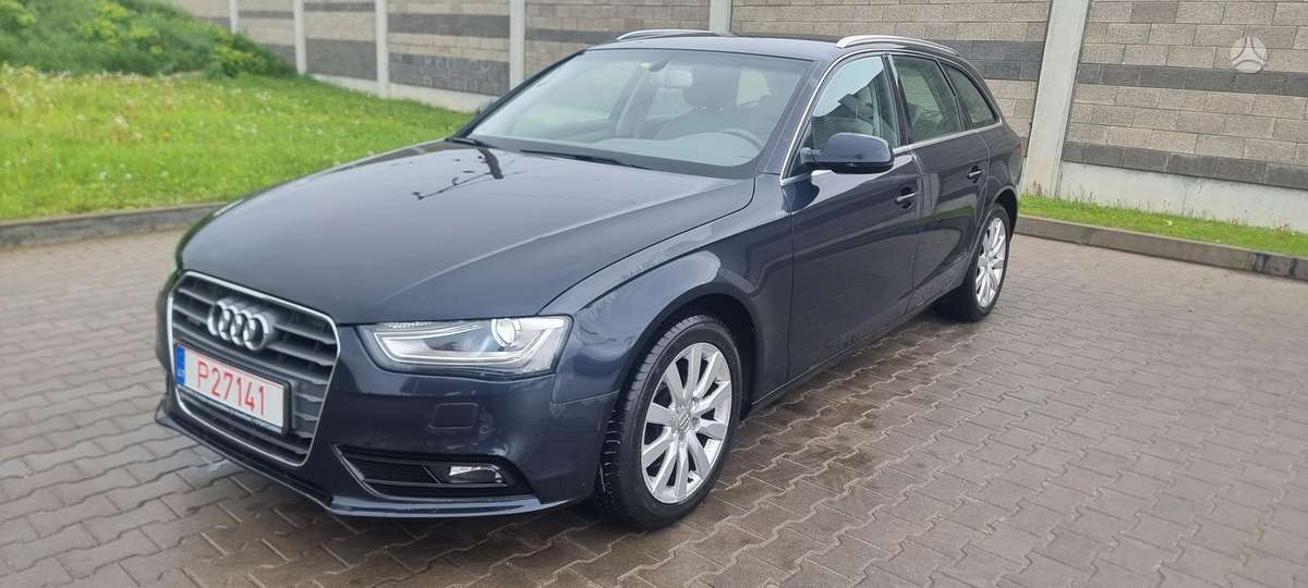 Audi A4 2014 — rear view