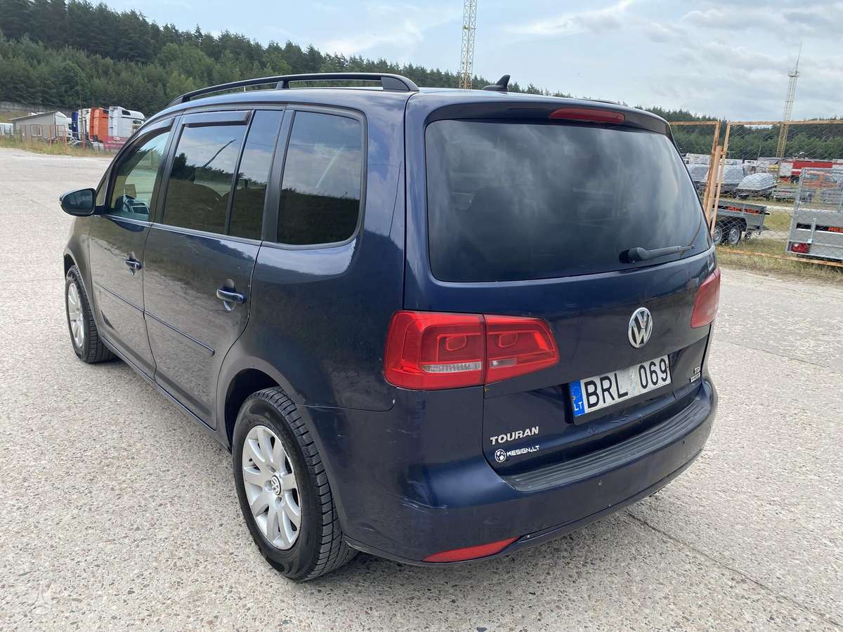 Volkswagen Touran 2010 — engine 1598 cm³, 105 HP (77kW)