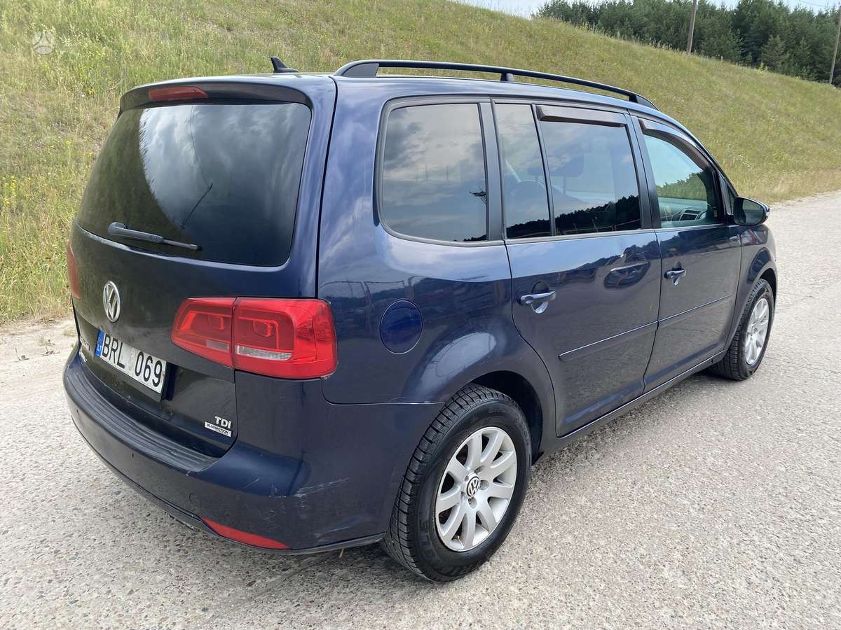 Volkswagen Touran 2010 — photo 6