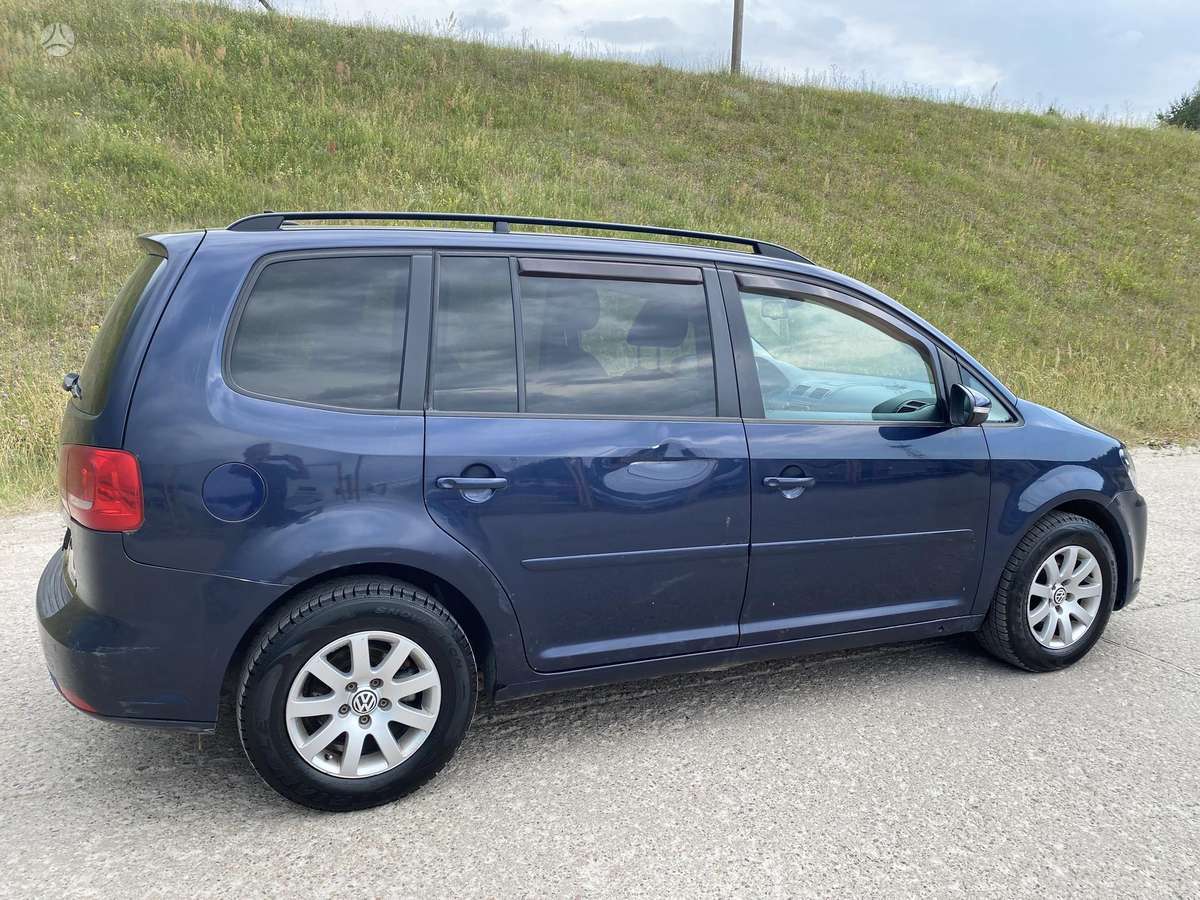 Volkswagen Touran 2010 — photo 7
