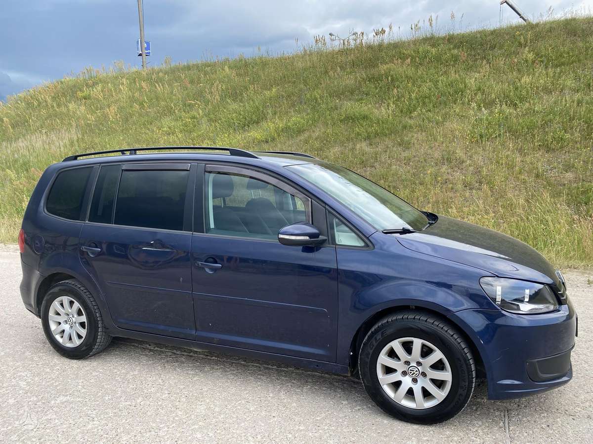 Volkswagen Touran 2010 — photo 8