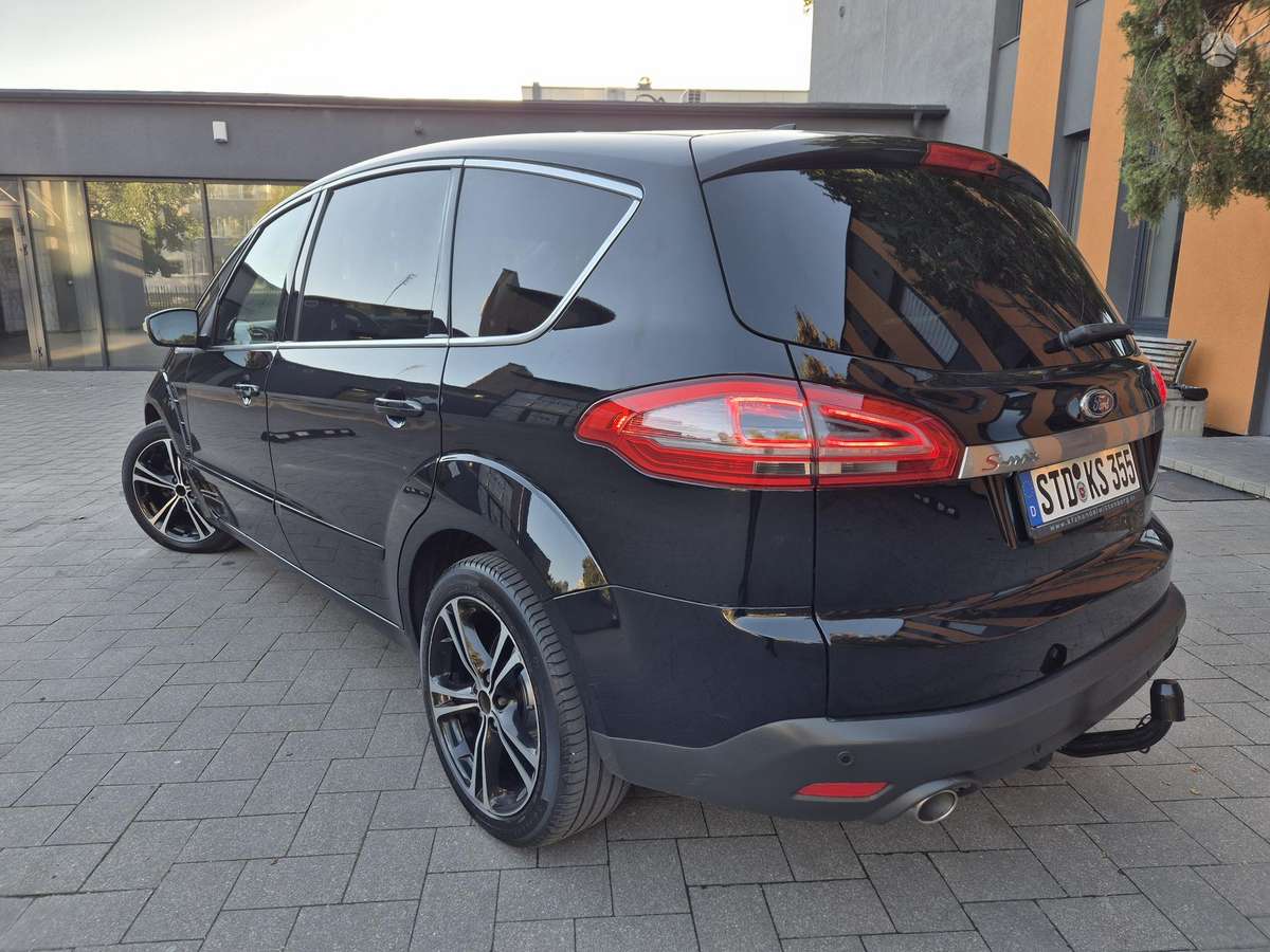 Ford S-MAX 2011 — photo 10