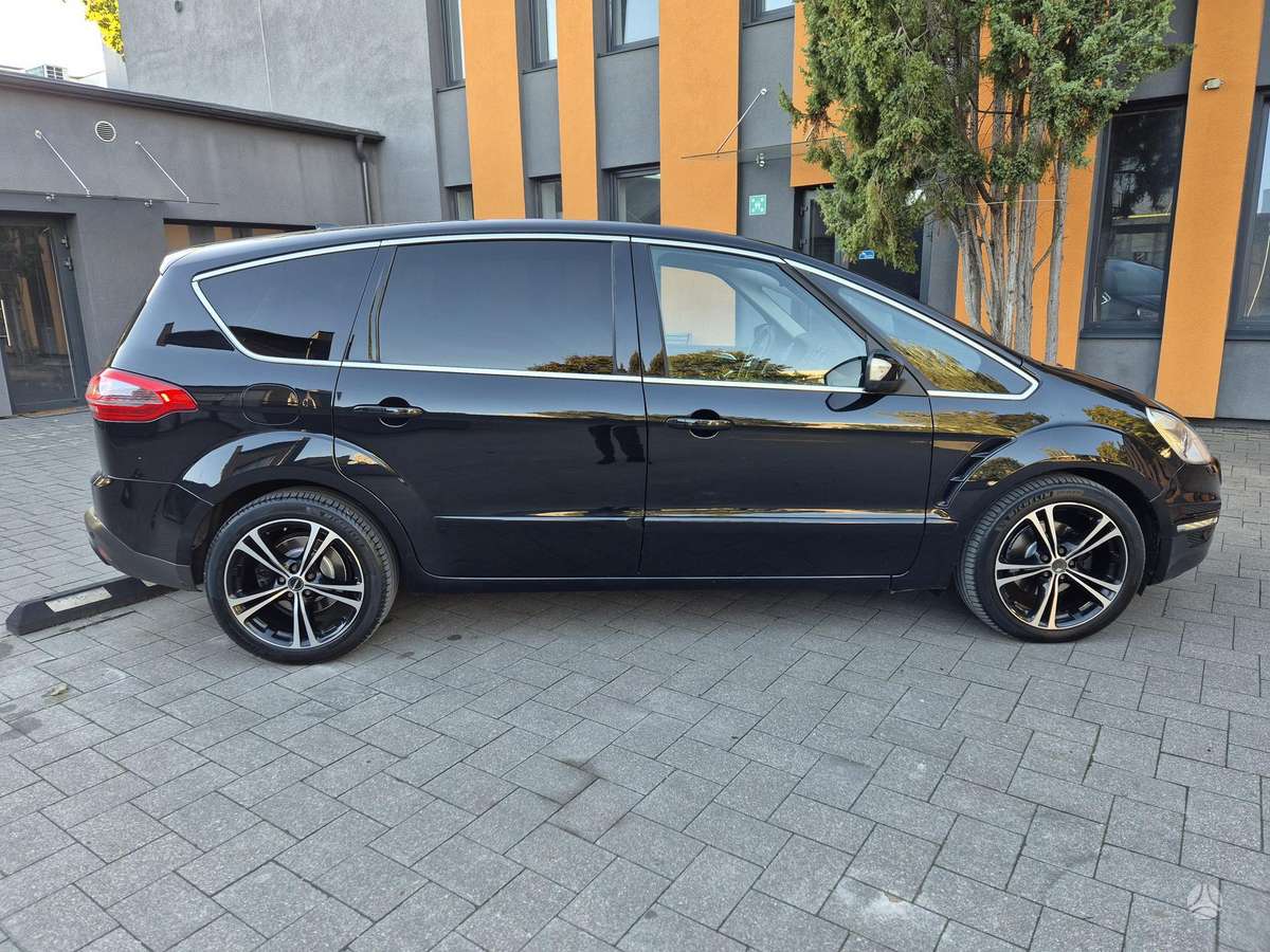 Ford S-MAX 2011 — photo 15