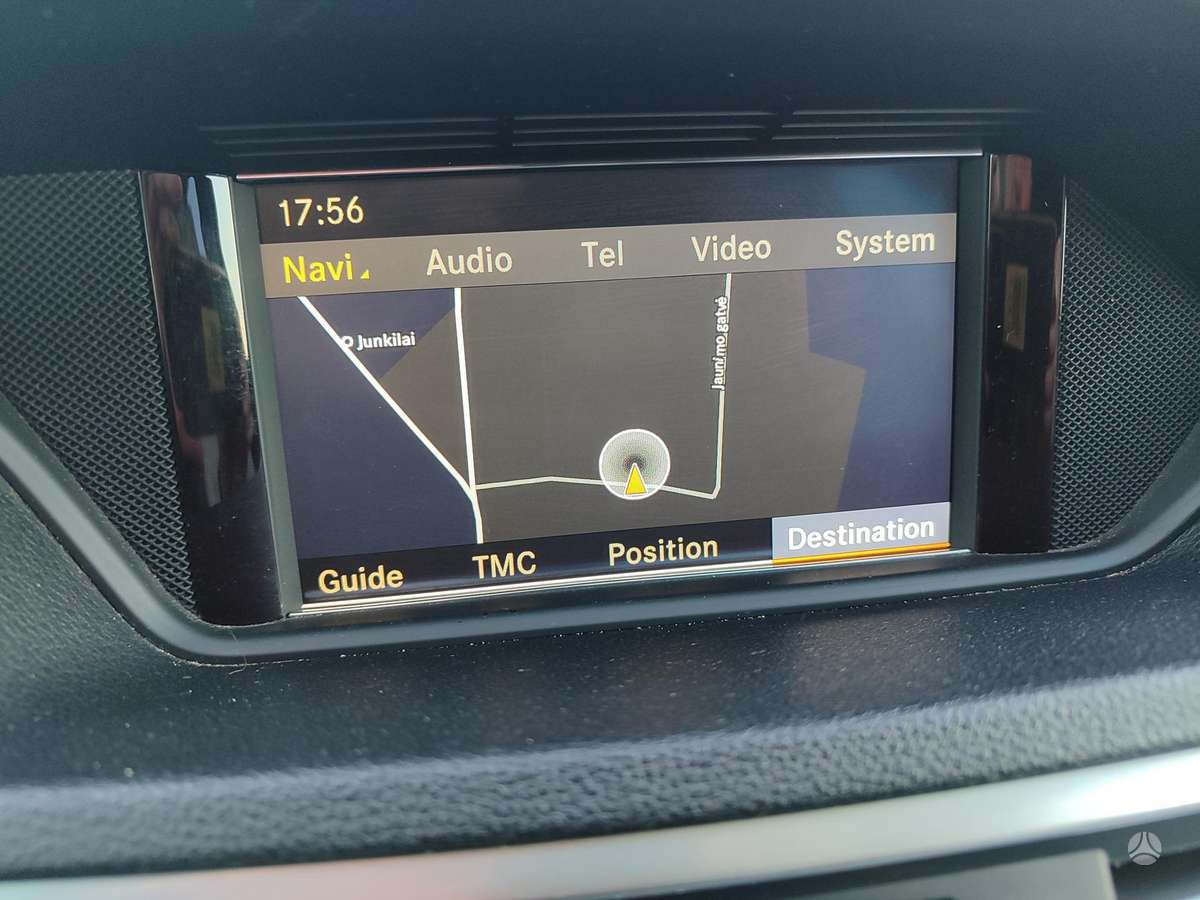 Mercedes-Benz E350 2010 — photo 9
