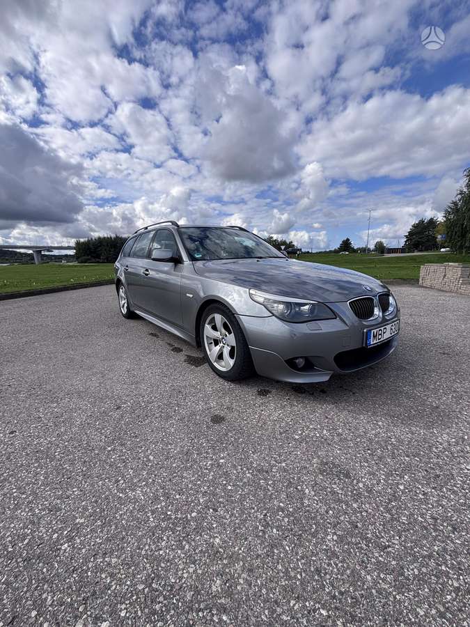 BMW 530 2007 — вигляд ззаду
