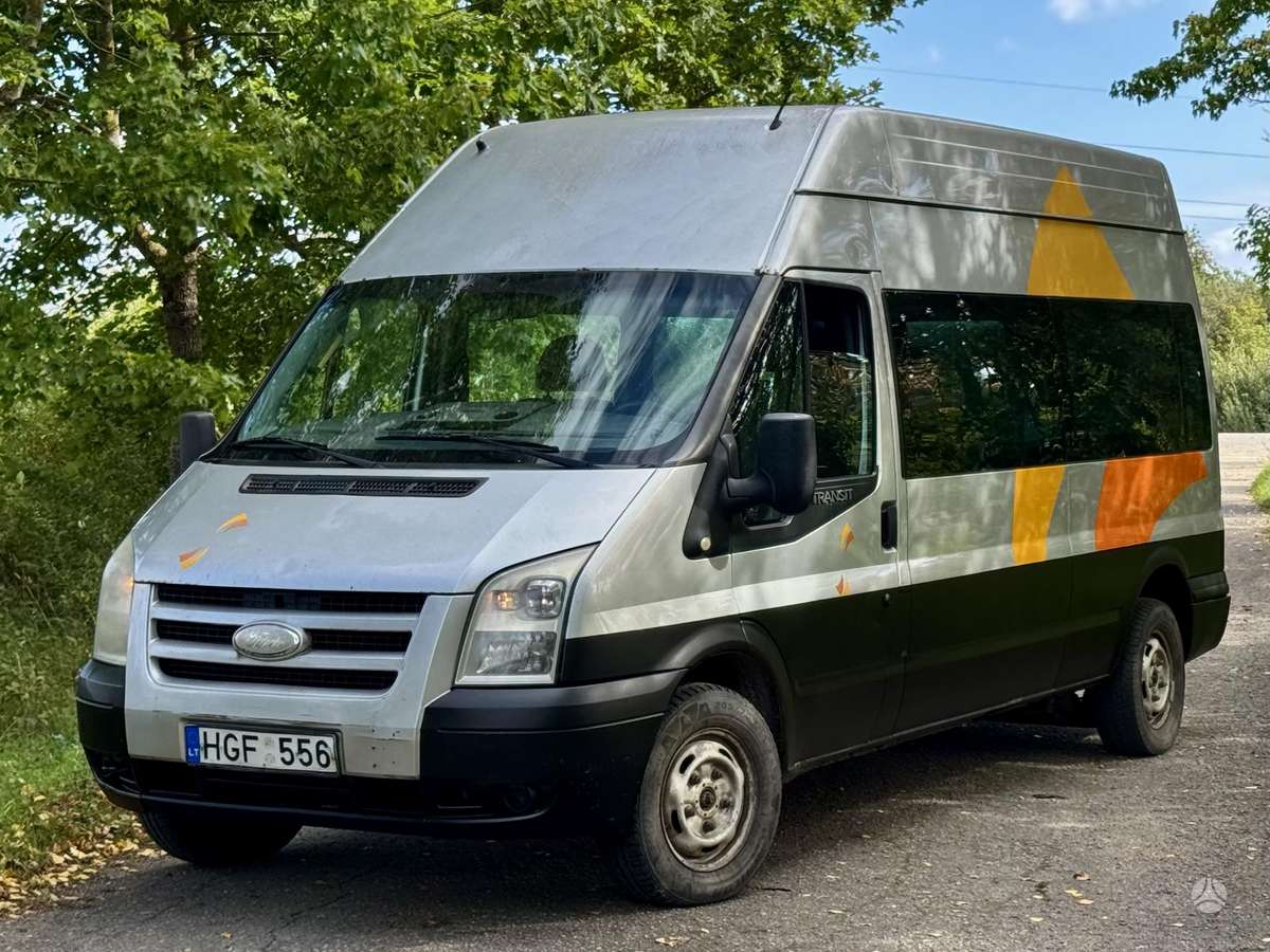 Ford Transit 2007 — вигляд ззаду
