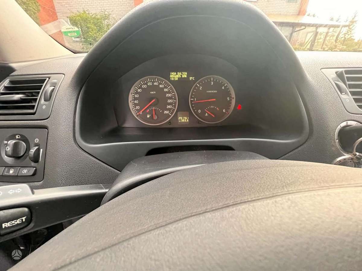 Volvo V50 2005 — photo 10