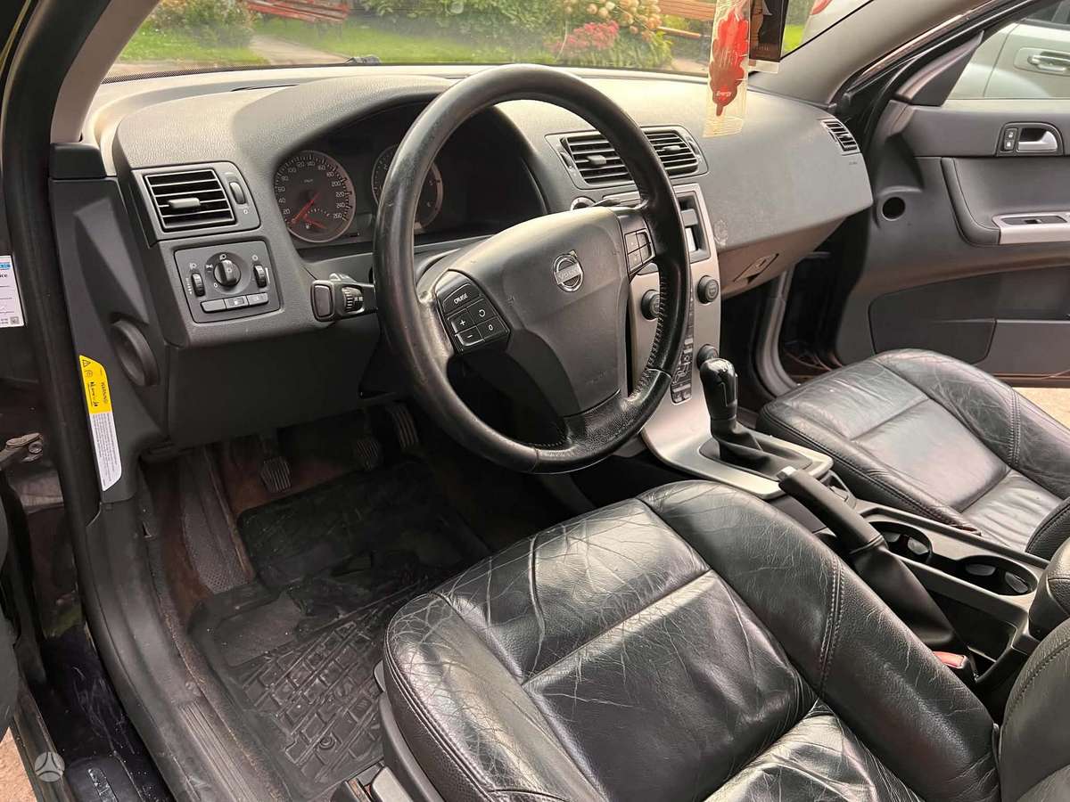 Volvo V50 2005 — photo 11