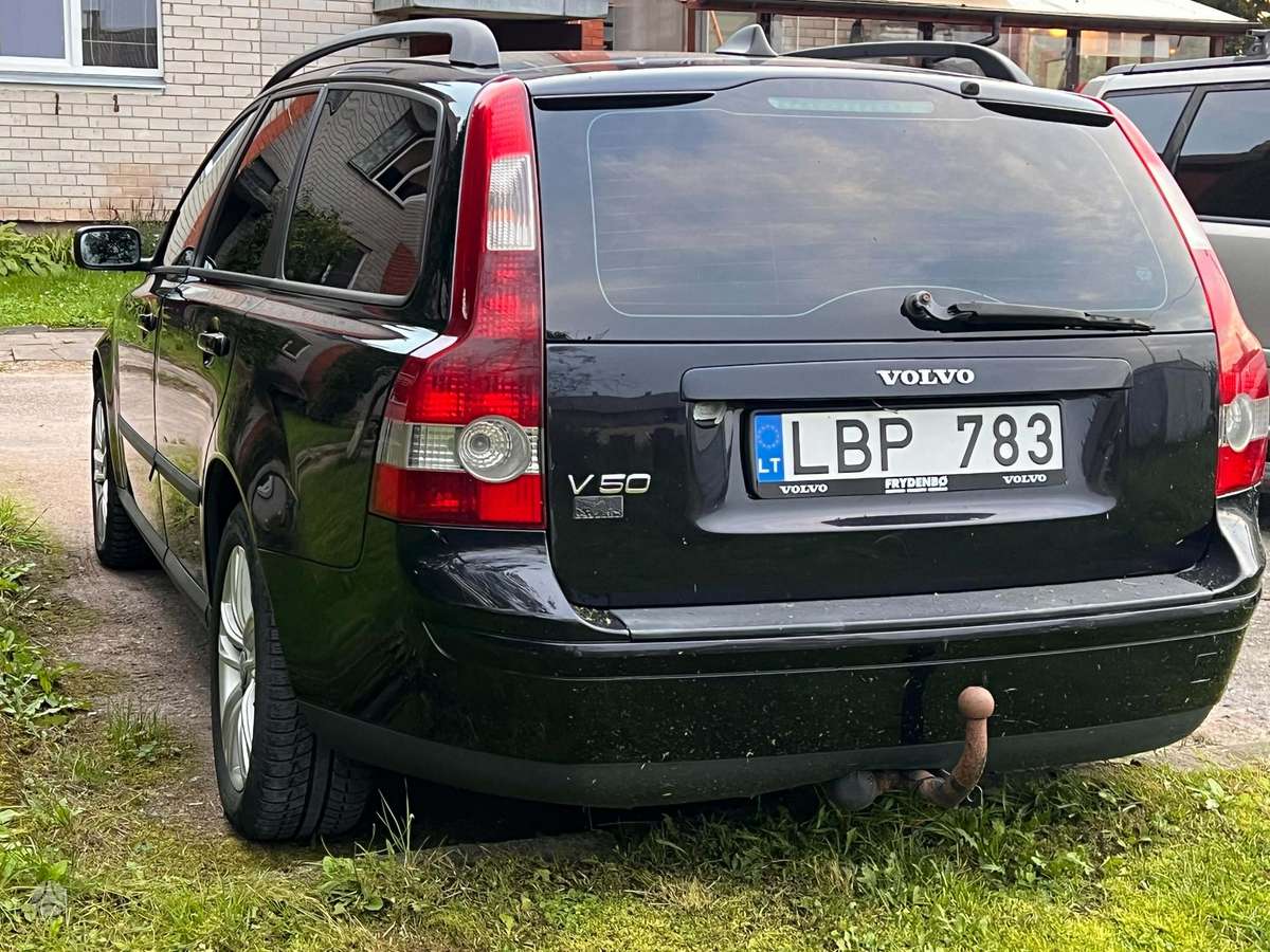 Volvo V50 2005 — interior