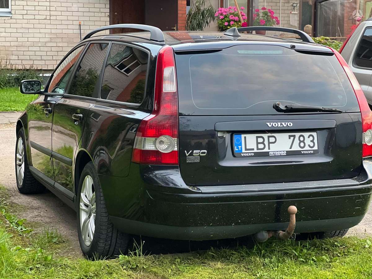 Volvo V50 2005 — engine 1560 cm³, 109 HP (80kW)