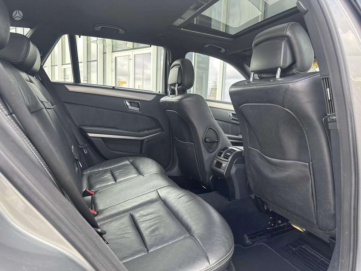 Mercedes-Benz E250 2010 — photo 10