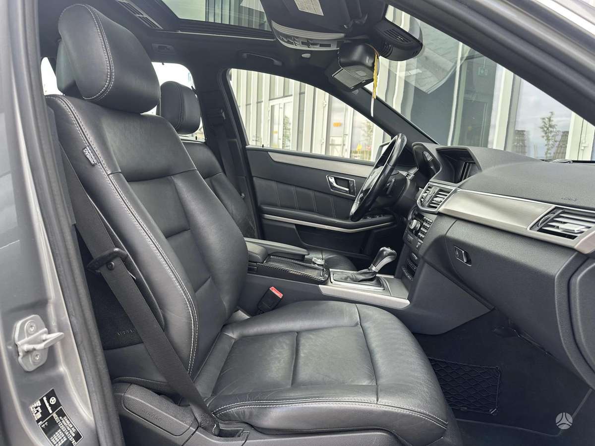 Mercedes-Benz E250 2010 — photo 11