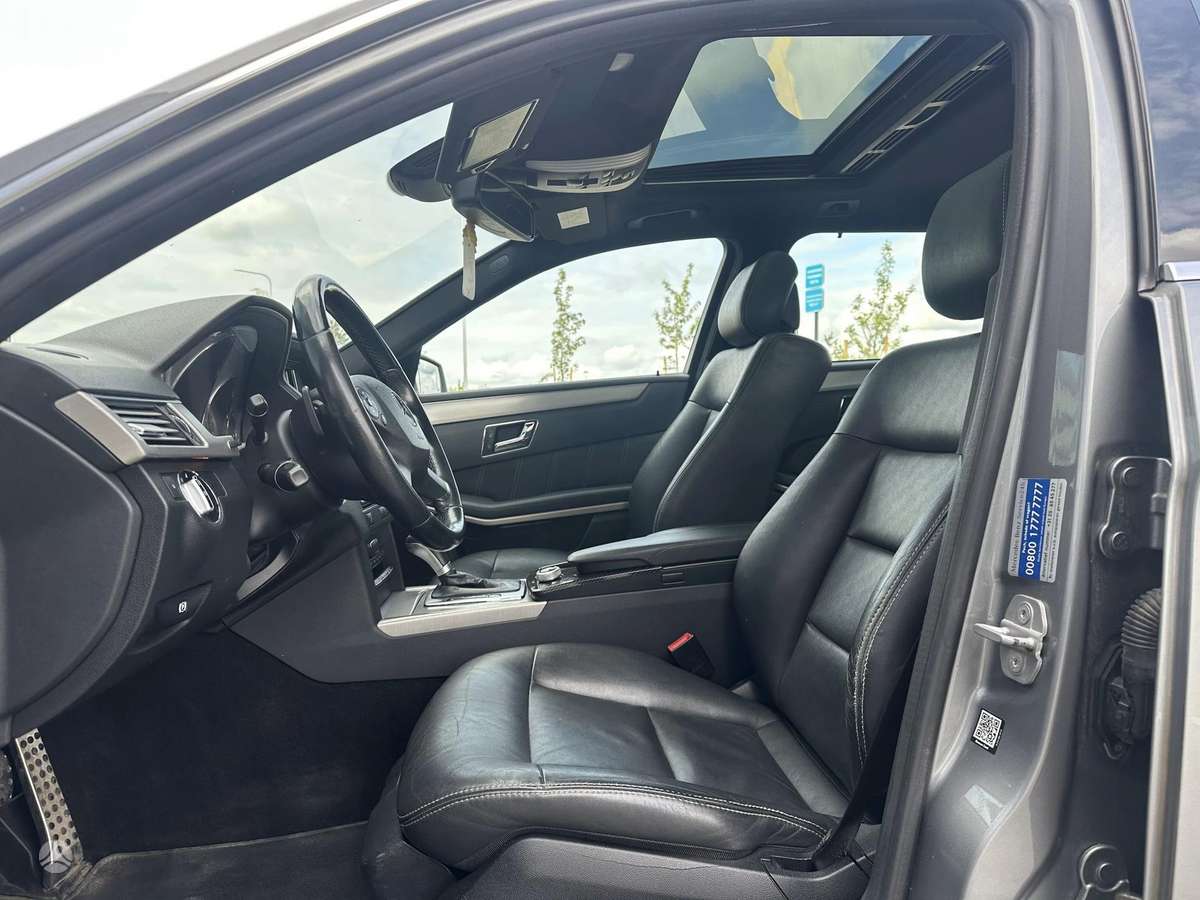 Mercedes-Benz E250 2010 — photo 8