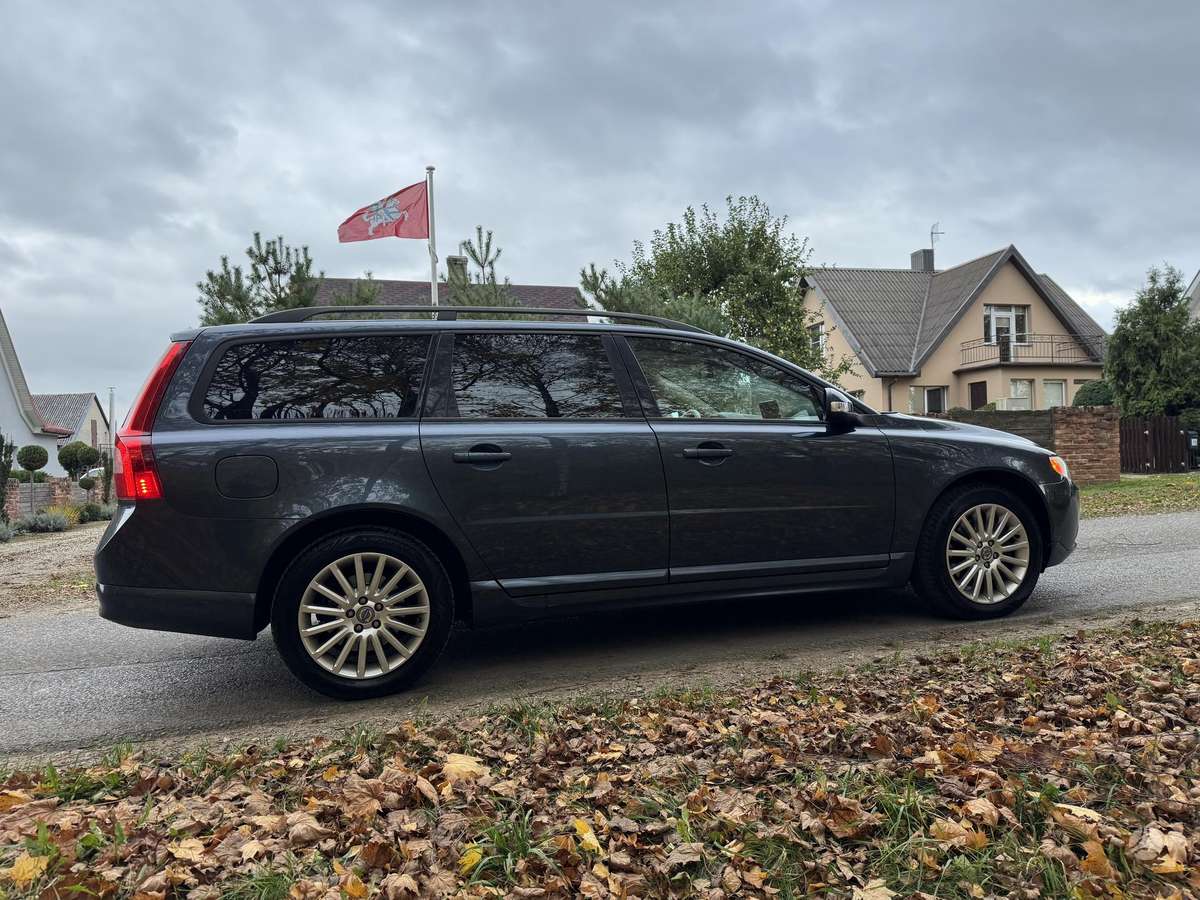 Volvo V70 2008 — photo 13