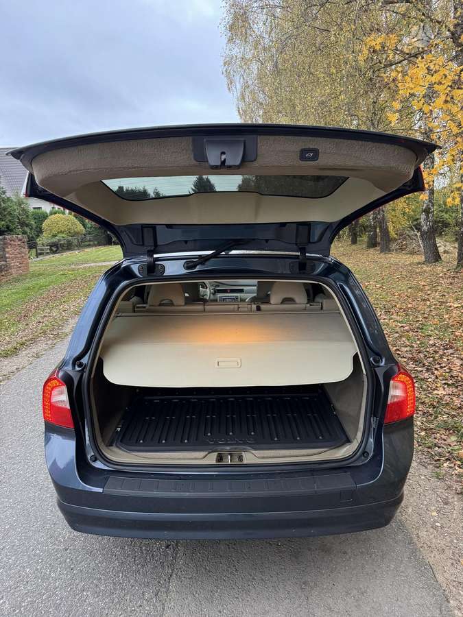 Volvo V70 2008 — photo 19