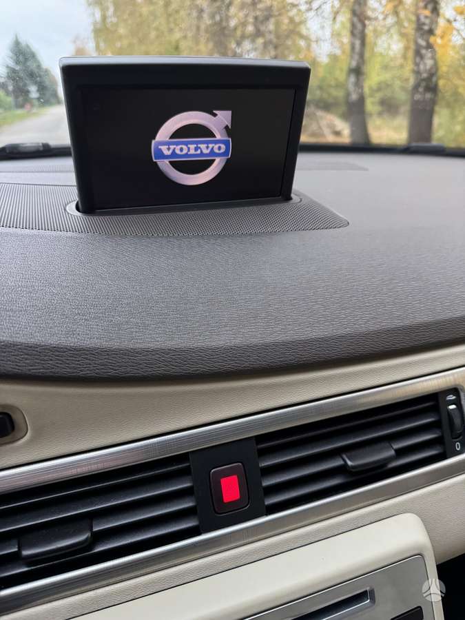 Volvo V70 2008 — photo 24