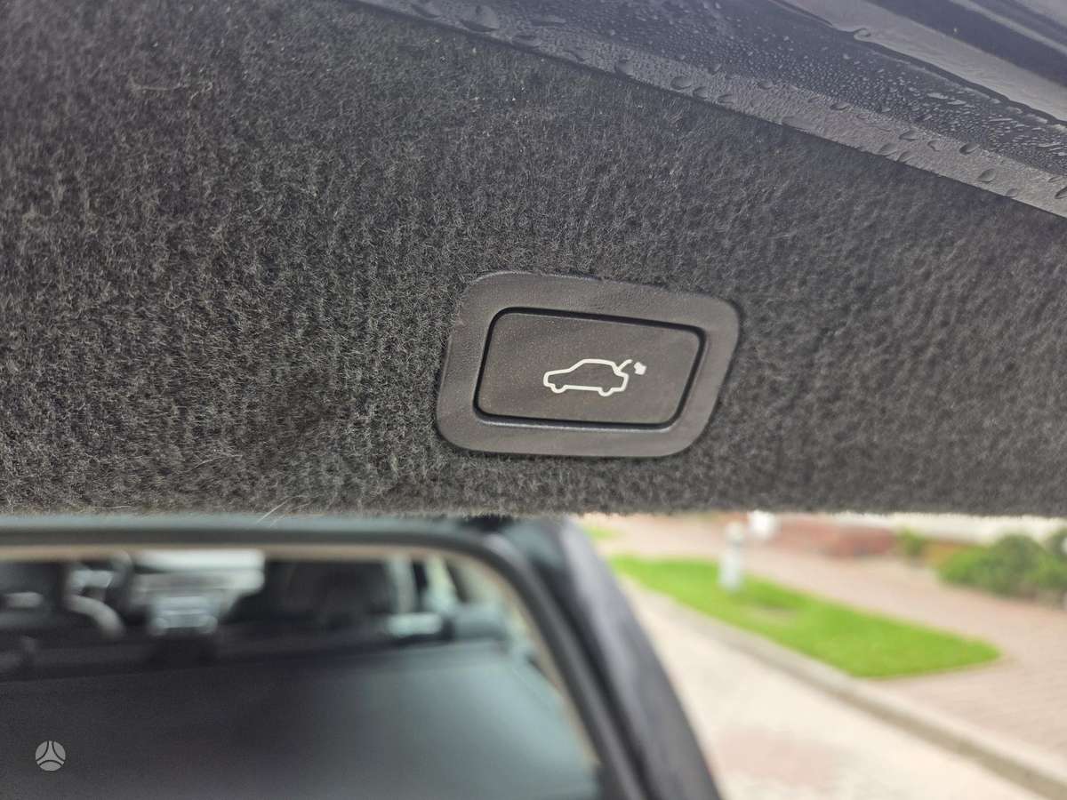 Volvo V70 2011 — photo 20