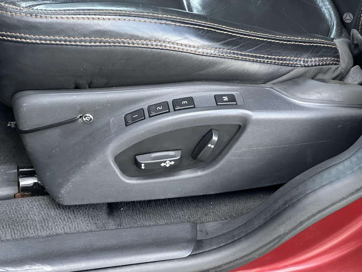 Volvo XC60 2010 — photo 14