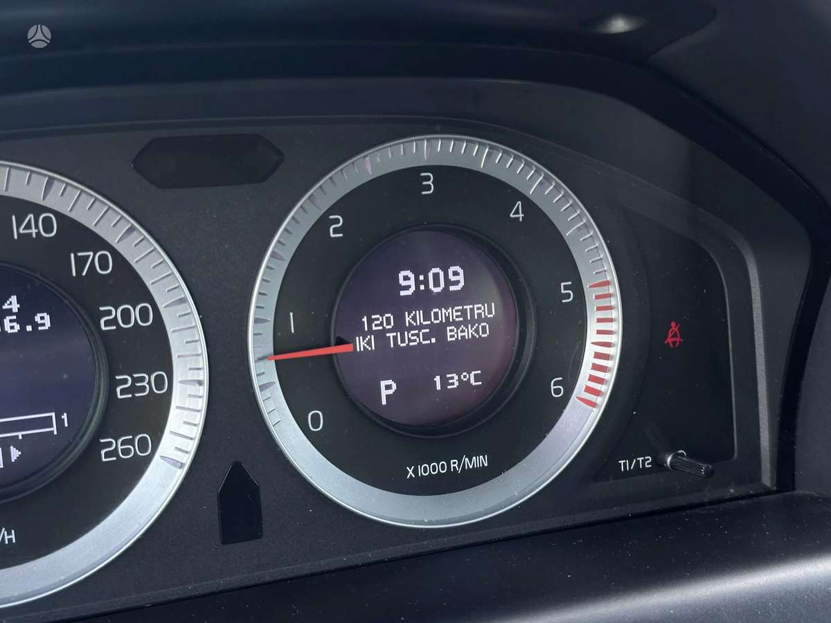 Volvo XC60 2010 — photo 17