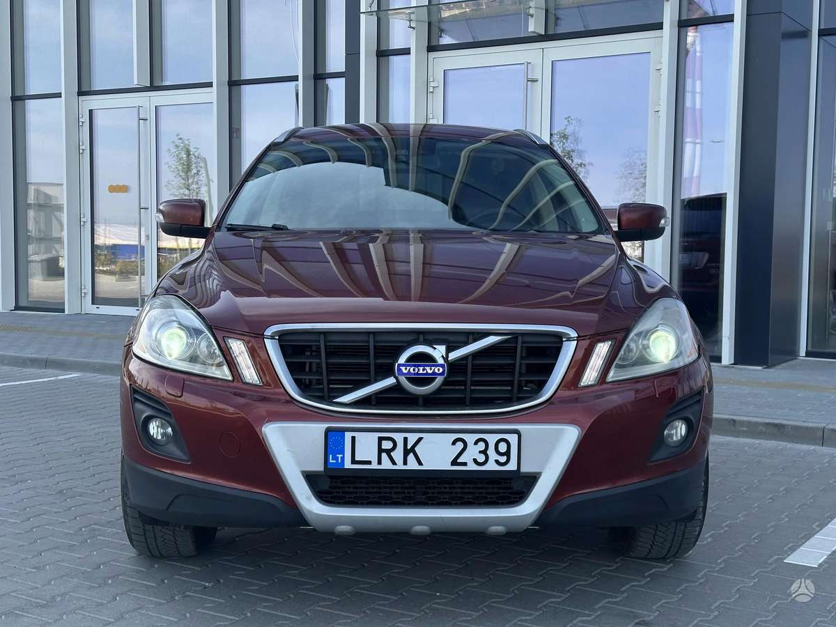 Volvo XC60 2010 — rear view