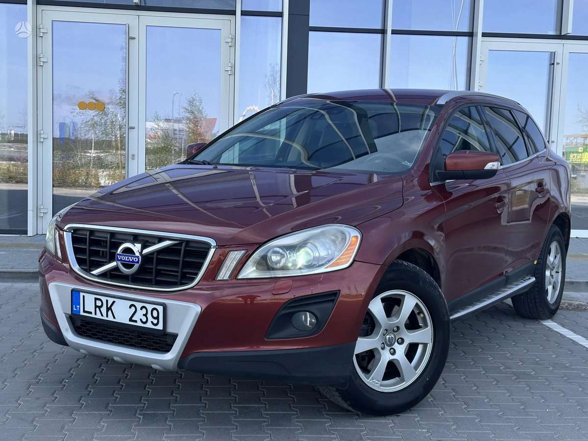 Volvo XC60 2010 — interior