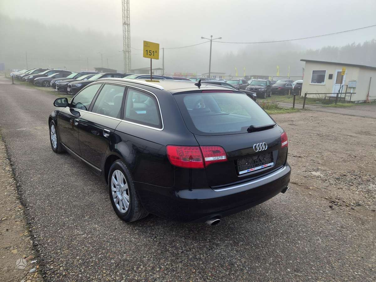 Audi A6 2011 — салон